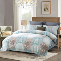 Постельное белье из премиум-сатина в чемодане SAILID K-97-4 семейное