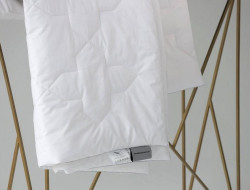 Одеяло стеганое из шерсти мериноса FLAUM HOME SEASON 200х220 всесезонное