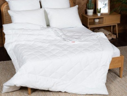 Подушка из хлопка и полиэфира в тике стеганая Легкие Сны МИРЭЛЬ 68х68 регулируемая